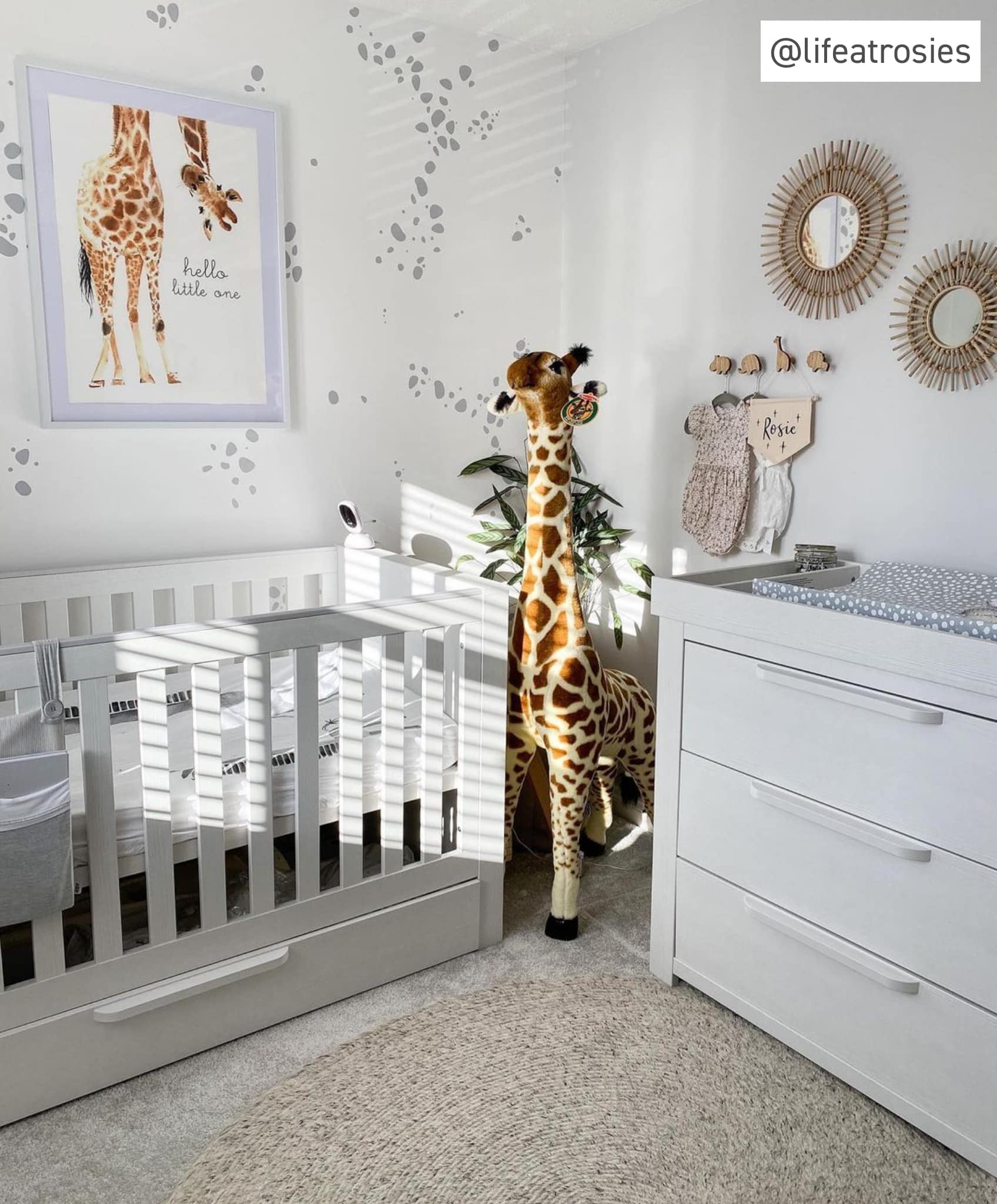 Franklin 2 Piece Cotbed Set with Dresser Changer - White Wash - Image 18